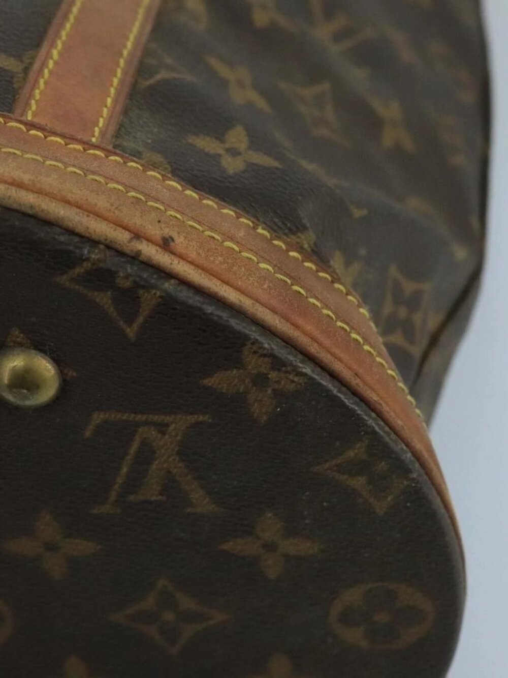 LOUIS VUITTON Monogram Bucket GM Shoulder Bag - Picture 4 of 16